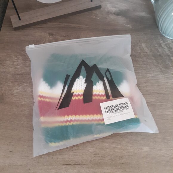 Christmas Elf Knitted Beanie Hat - Funny Beanie For Xmas, Parties & New Years - Picture 6 of 10